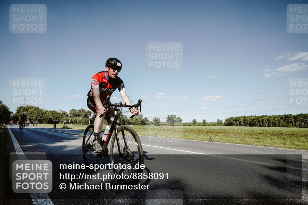 07.09.2025 - 19. Norderstedt Triathlon Michael Burmester http://msf.ph/oto/8858091 07.09.2025 15:36:57 Radfahren 437, 458, 934, 1403 meine-sportfotos.de