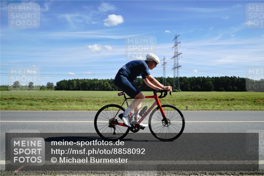 07.09.2025 - 19. Norderstedt Triathlon Michael Burmester http://msf.ph/oto/8858092 07.09.2025 13:06:00 Radfahren 209, 232, 235, 334 meine-sportfotos.de