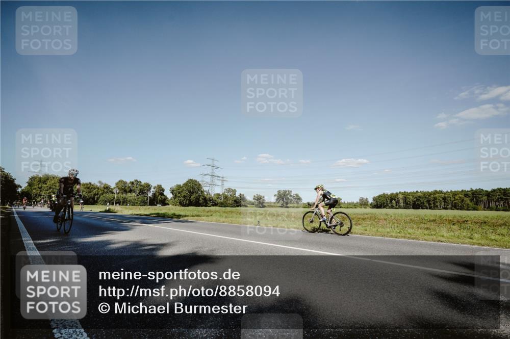 07.09.2025 - 19. Norderstedt Triathlon Michael Burmester http://msf.ph/oto/8858094 07.09.2025 15:36:58 Radfahren 437, 934, 1403, 1531 meine-sportfotos.de