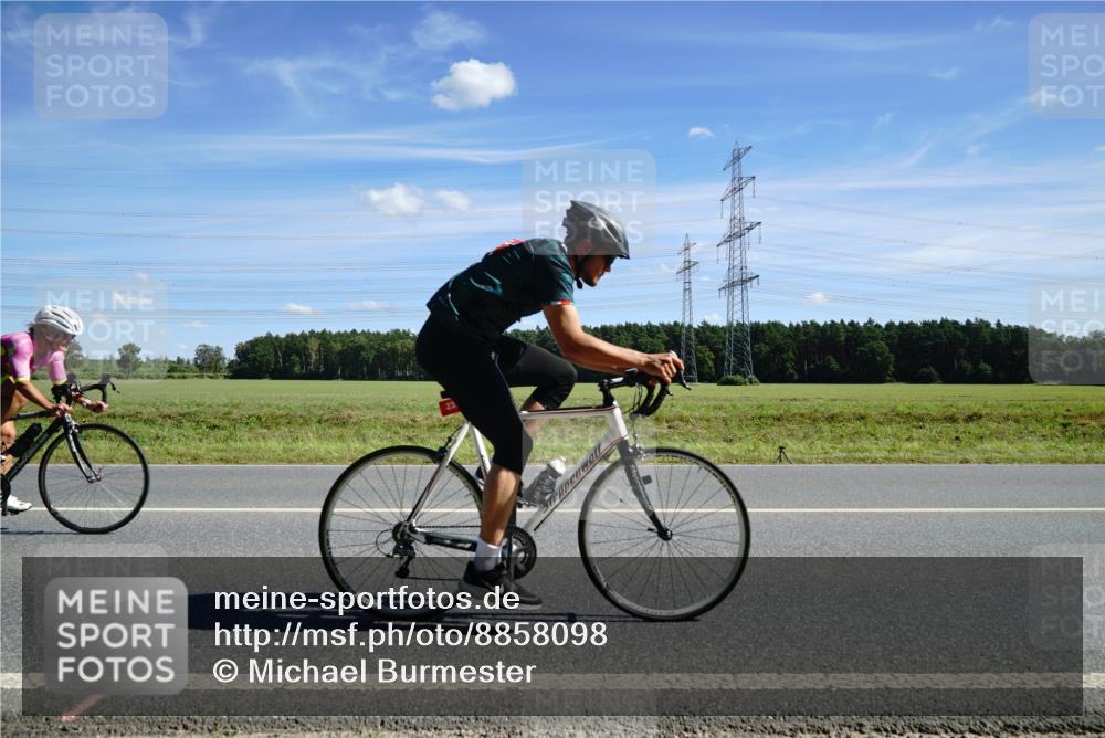 07.09.2025 - 19. Norderstedt Triathlon Michael Burmester http://msf.ph/oto/8858098 07.09.2025 13:06:02 Radfahren 232, 235, 334 meine-sportfotos.de