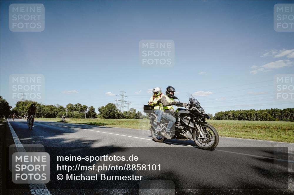 07.09.2025 - 19. Norderstedt Triathlon Michael Burmester http://msf.ph/oto/8858101 07.09.2025 15:37:01 Radfahren 384, 406, 437, 1531 meine-sportfotos.de