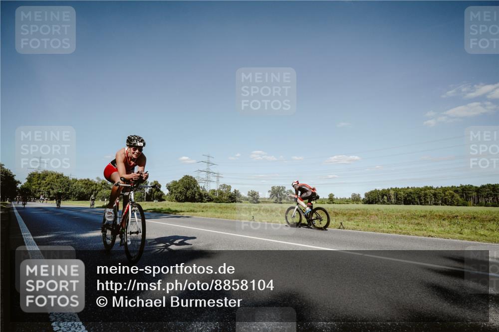 07.09.2025 - 19. Norderstedt Triathlon Michael Burmester http://msf.ph/oto/8858104 07.09.2025 15:37:02 Radfahren 384, 406, 1531 meine-sportfotos.de