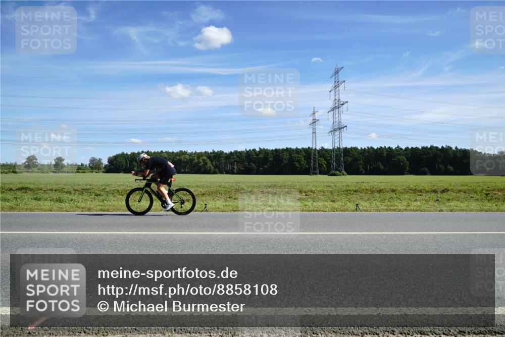 07.09.2025 - 19. Norderstedt Triathlon Michael Burmester http://msf.ph/oto/8858108 07.09.2025 13:06:08 Radfahren 805 meine-sportfotos.de