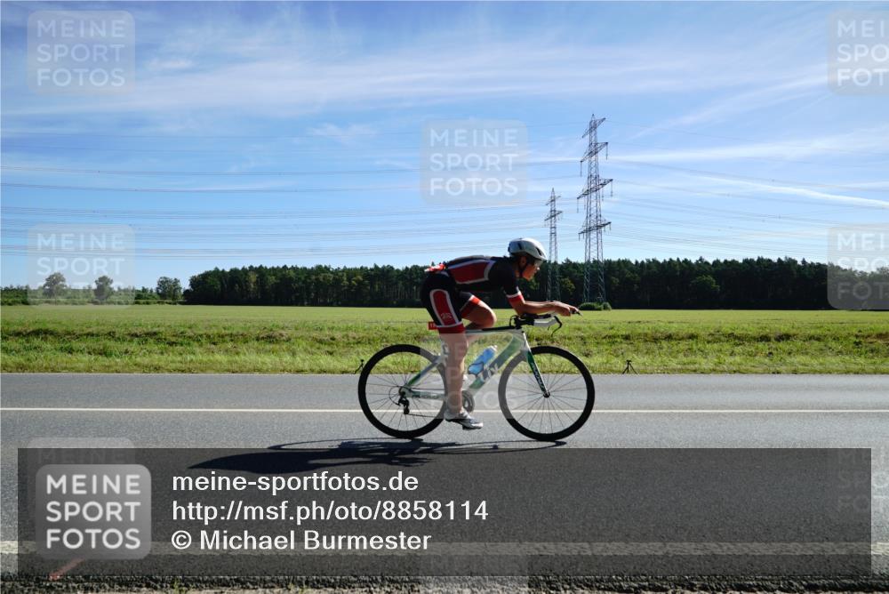 07.09.2025 - 19. Norderstedt Triathlon Michael Burmester http://msf.ph/oto/8858114 07.09.2025 11:27:10 Radfahren 229, 1171, 1390 meine-sportfotos.de