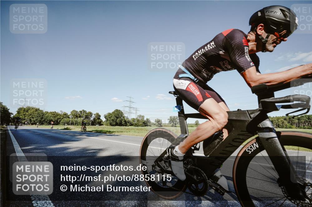 07.09.2025 - 19. Norderstedt Triathlon Michael Burmester http://msf.ph/oto/8858115 07.09.2025 15:37:05 Radfahren 384, 406, 1412 meine-sportfotos.de