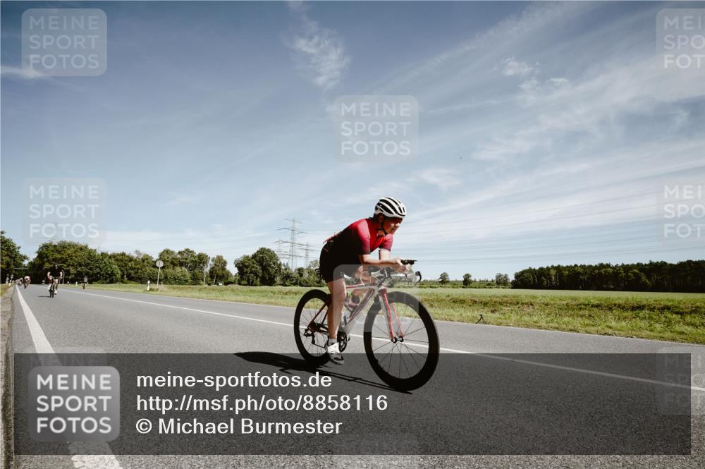 07.09.2025 - 19. Norderstedt Triathlon Michael Burmester http://msf.ph/oto/8858116 07.09.2025 12:30:10 Radfahren 295, 1328 meine-sportfotos.de