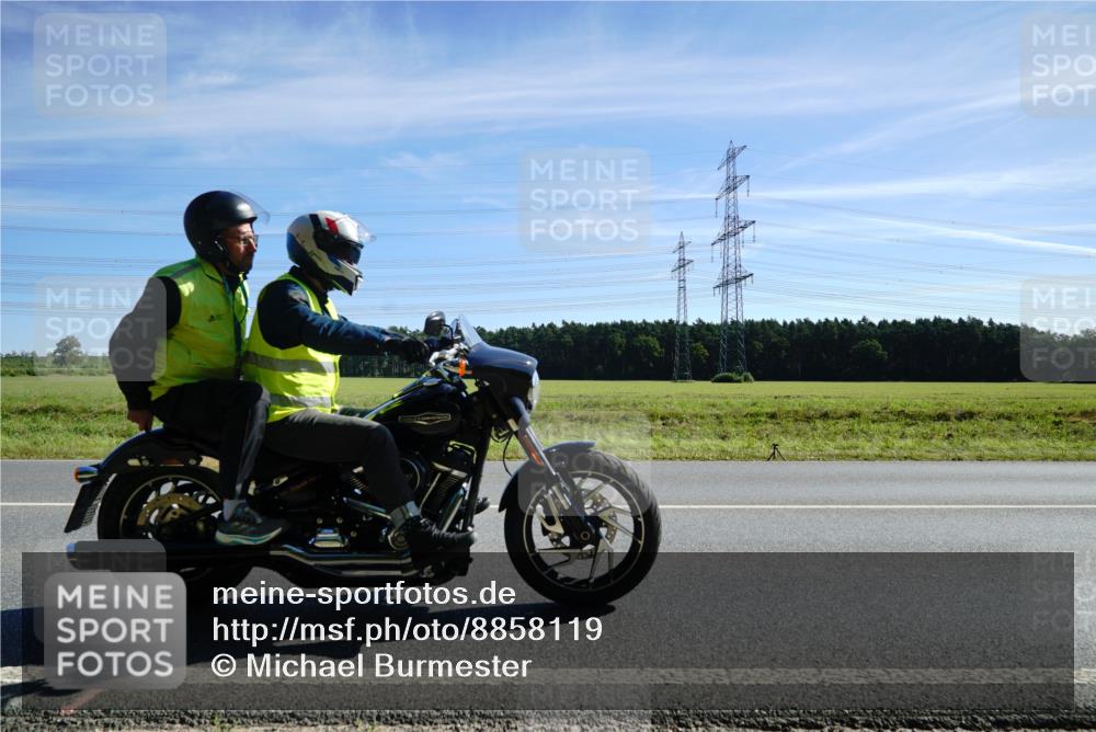 07.09.2025 - 19. Norderstedt Triathlon Michael Burmester http://msf.ph/oto/8858119 07.09.2025 11:27:10 Radfahren 229, 1171, 1390 meine-sportfotos.de