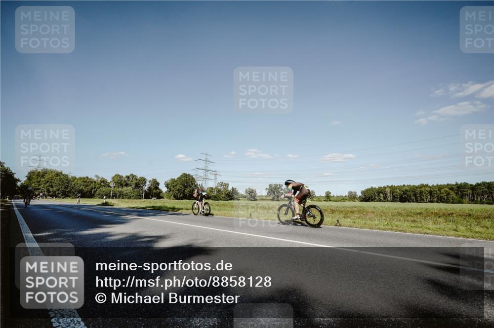 07.09.2025 - 19. Norderstedt Triathlon Michael Burmester http://msf.ph/oto/8858128 07.09.2025 15:37:13 Radfahren 1489 meine-sportfotos.de