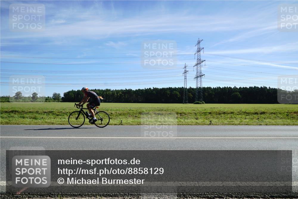 07.09.2025 - 19. Norderstedt Triathlon Michael Burmester http://msf.ph/oto/8858129 07.09.2025 11:27:14 Radfahren 796 meine-sportfotos.de
