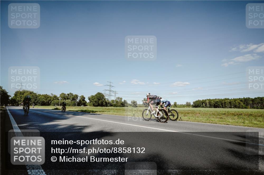07.09.2025 - 19. Norderstedt Triathlon Michael Burmester http://msf.ph/oto/8858132 07.09.2025 15:37:14 Radfahren 1489 meine-sportfotos.de