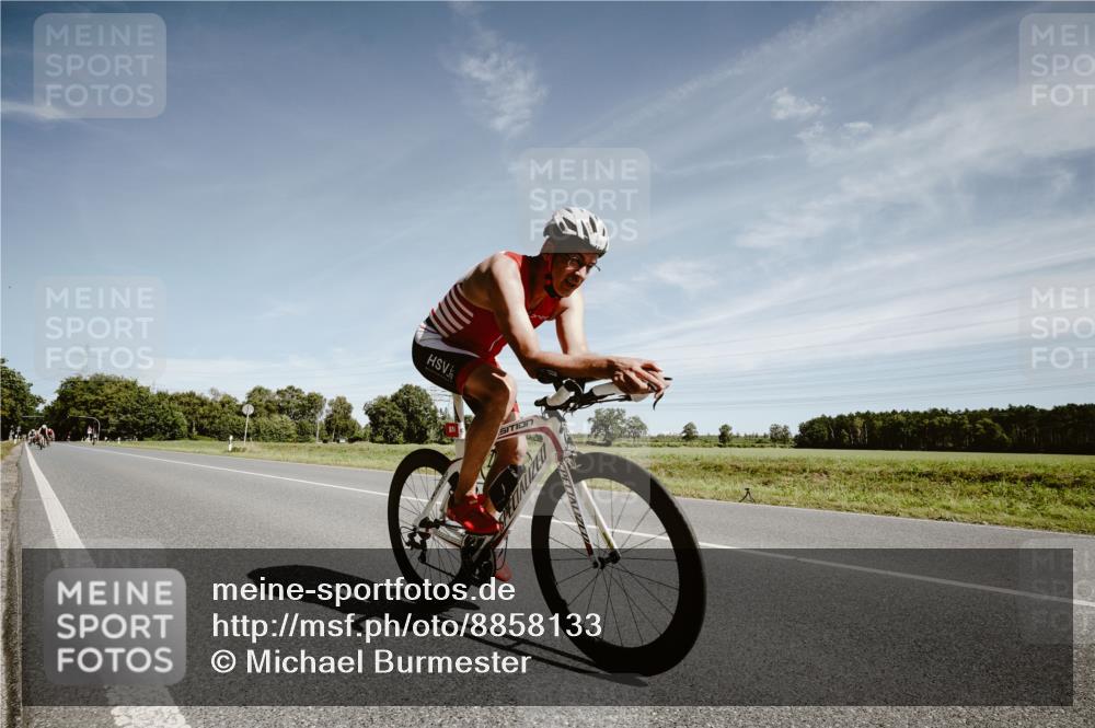 07.09.2025 - 19. Norderstedt Triathlon Michael Burmester http://msf.ph/oto/8858133 07.09.2025 12:30:15 Radfahren 816, 1328 meine-sportfotos.de