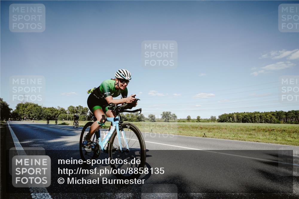 07.09.2025 - 19. Norderstedt Triathlon Michael Burmester http://msf.ph/oto/8858135 07.09.2025 15:37:15 Radfahren 1489 meine-sportfotos.de