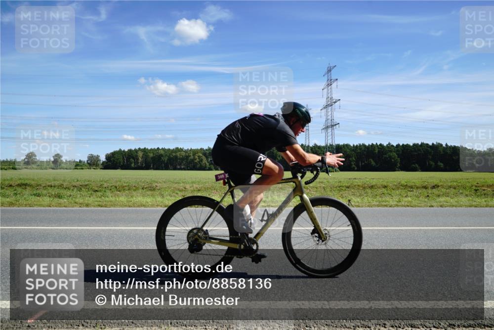 07.09.2025 - 19. Norderstedt Triathlon Michael Burmester http://msf.ph/oto/8858136 07.09.2025 13:06:41 Radfahren 349 meine-sportfotos.de