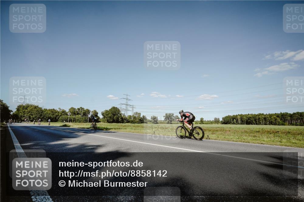 07.09.2025 - 19. Norderstedt Triathlon Michael Burmester http://msf.ph/oto/8858142 07.09.2025 15:37:18 Radfahren 1489 meine-sportfotos.de