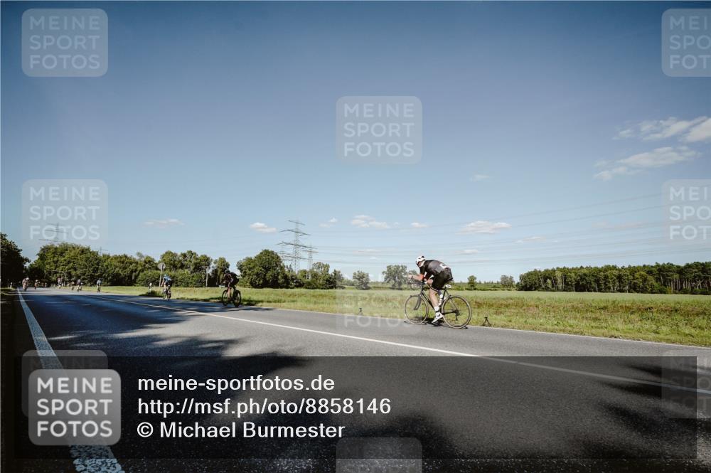 07.09.2025 - 19. Norderstedt Triathlon Michael Burmester http://msf.ph/oto/8858146 07.09.2025 15:37:19 Radfahren  meine-sportfotos.de