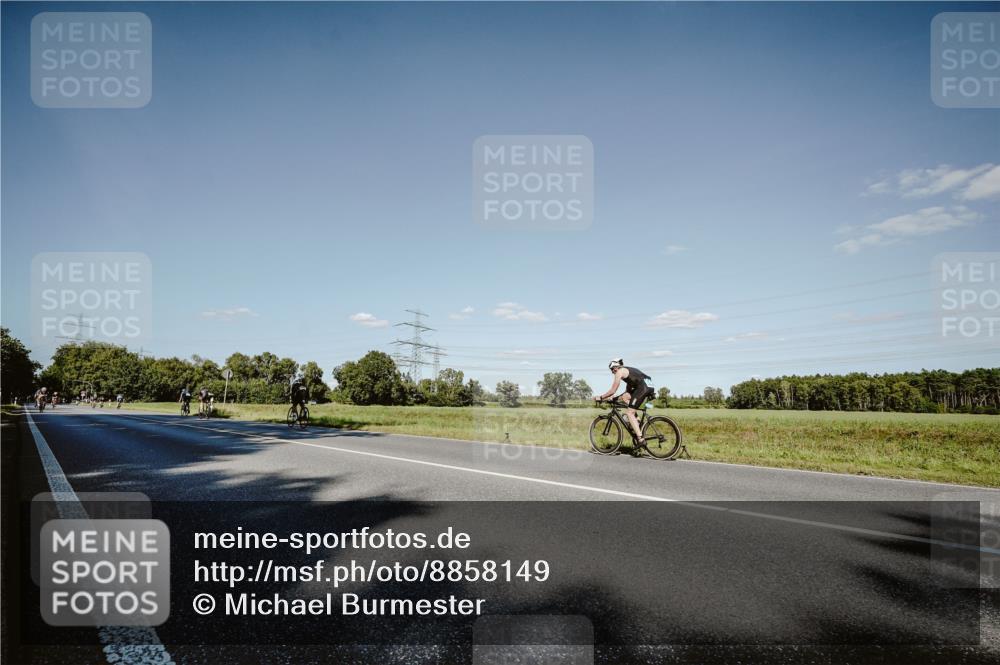 07.09.2025 - 19. Norderstedt Triathlon Michael Burmester http://msf.ph/oto/8858149 07.09.2025 15:37:20 Radfahren  meine-sportfotos.de