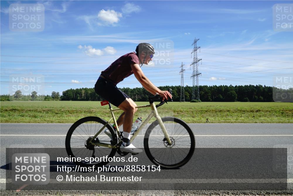 07.09.2025 - 19. Norderstedt Triathlon Michael Burmester http://msf.ph/oto/8858154 07.09.2025 13:06:55 Radfahren 264 meine-sportfotos.de