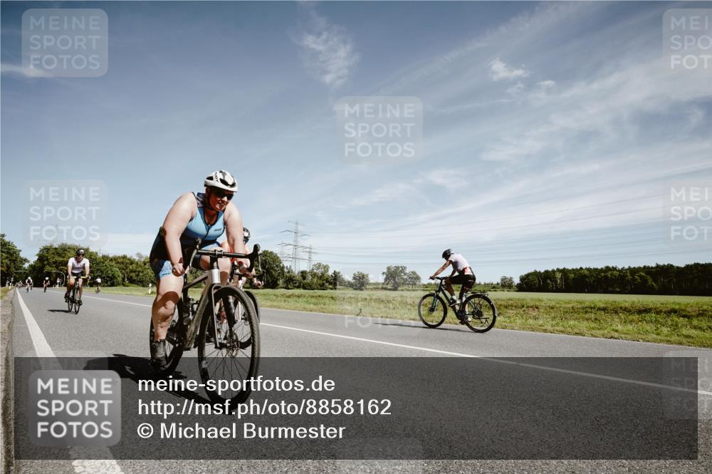 07.09.2025 - 19. Norderstedt Triathlon Michael Burmester http://msf.ph/oto/8858162 07.09.2025 12:30:23 Radfahren 293, 742, 1307, 1337, 1391 meine-sportfotos.de