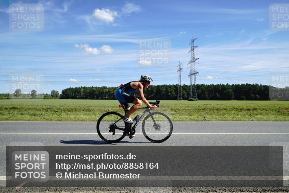 07.09.2025 - 19. Norderstedt Triathlon Michael Burmester http://msf.ph/oto/8858164 07.09.2025 13:07:04 Radfahren 270, 1292, 1477 meine-sportfotos.de