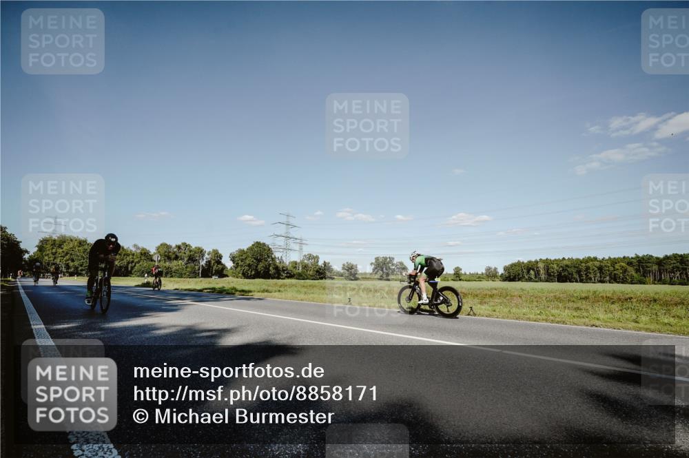 07.09.2025 - 19. Norderstedt Triathlon Michael Burmester http://msf.ph/oto/8858171 07.09.2025 15:37:31 Radfahren 1405, 1415, 1476 meine-sportfotos.de