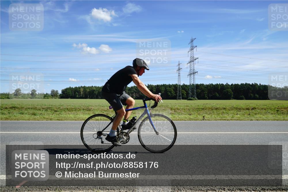 07.09.2025 - 19. Norderstedt Triathlon Michael Burmester http://msf.ph/oto/8858176 07.09.2025 13:07:10 Radfahren 358, 745 meine-sportfotos.de
