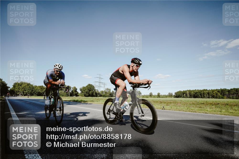 07.09.2025 - 19. Norderstedt Triathlon Michael Burmester http://msf.ph/oto/8858178 07.09.2025 15:37:34 Radfahren 1405, 1415, 1476 meine-sportfotos.de