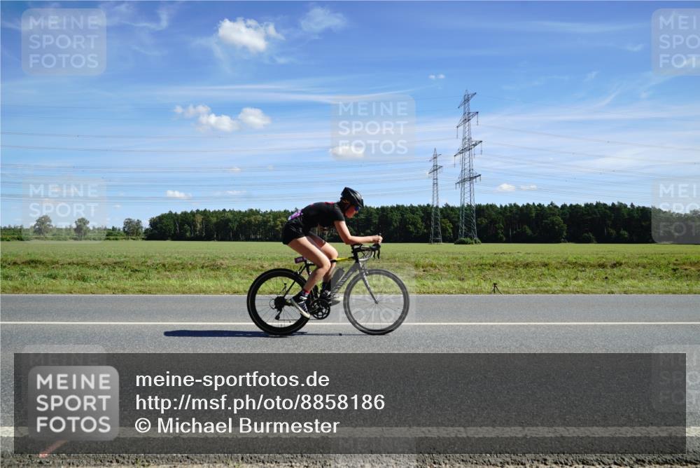 07.09.2025 - 19. Norderstedt Triathlon Michael Burmester http://msf.ph/oto/8858186 07.09.2025 13:07:13 Radfahren 319, 358, 708 meine-sportfotos.de