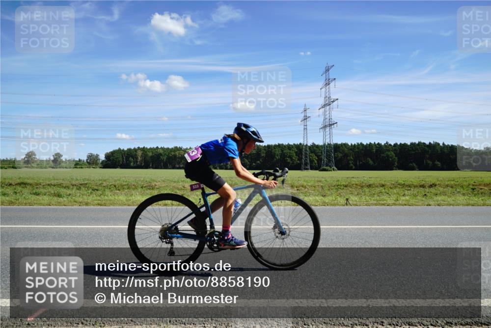 07.09.2025 - 19. Norderstedt Triathlon Michael Burmester http://msf.ph/oto/8858190 07.09.2025 13:07:16 Radfahren 179, 319, 333, 708 meine-sportfotos.de