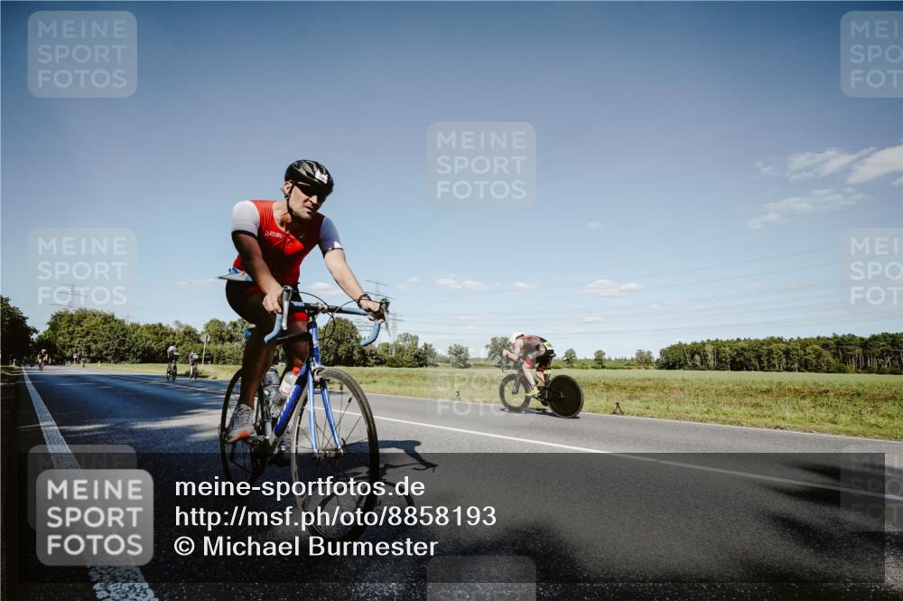 07.09.2025 - 19. Norderstedt Triathlon Michael Burmester http://msf.ph/oto/8858193 07.09.2025 15:37:40 Radfahren 894 meine-sportfotos.de