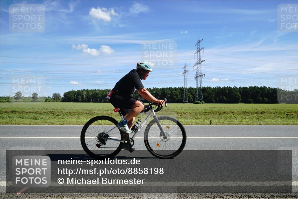 07.09.2025 - 19. Norderstedt Triathlon Michael Burmester http://msf.ph/oto/8858198 07.09.2025 13:07:21 Radfahren 179, 219 meine-sportfotos.de