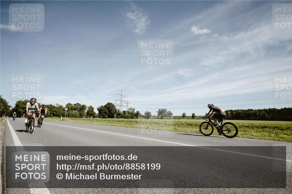 07.09.2025 - 19. Norderstedt Triathlon Michael Burmester http://msf.ph/oto/8858199 07.09.2025 12:30:39 Radfahren 248, 715, 1221, 1295 meine-sportfotos.de