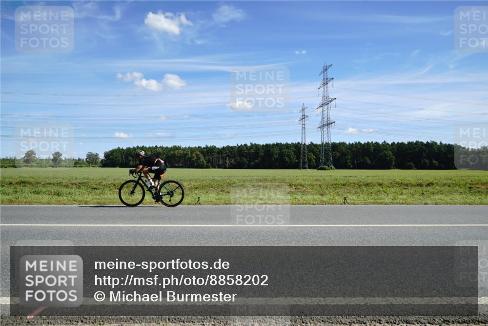 07.09.2025 - 19. Norderstedt Triathlon Michael Burmester http://msf.ph/oto/8858202 07.09.2025 13:07:23 Radfahren 219 meine-sportfotos.de
