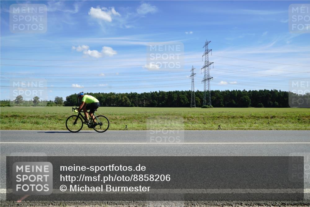 07.09.2025 - 19. Norderstedt Triathlon Michael Burmester http://msf.ph/oto/8858206 07.09.2025 13:07:30 Radfahren  meine-sportfotos.de