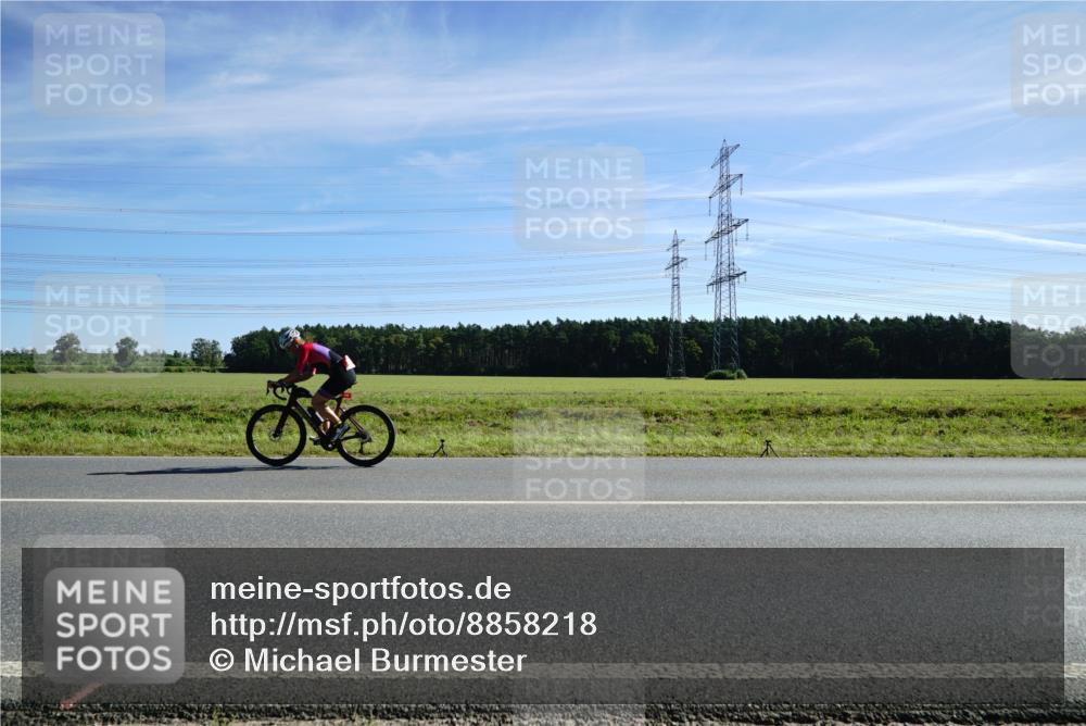 07.09.2025 - 19. Norderstedt Triathlon Michael Burmester http://msf.ph/oto/8858218 07.09.2025 11:27:48 Radfahren 1168 meine-sportfotos.de