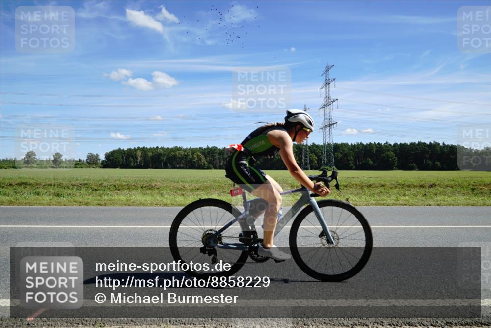 07.09.2025 - 19. Norderstedt Triathlon Michael Burmester http://msf.ph/oto/8858229 07.09.2025 13:07:51 Radfahren 327, 707 meine-sportfotos.de
