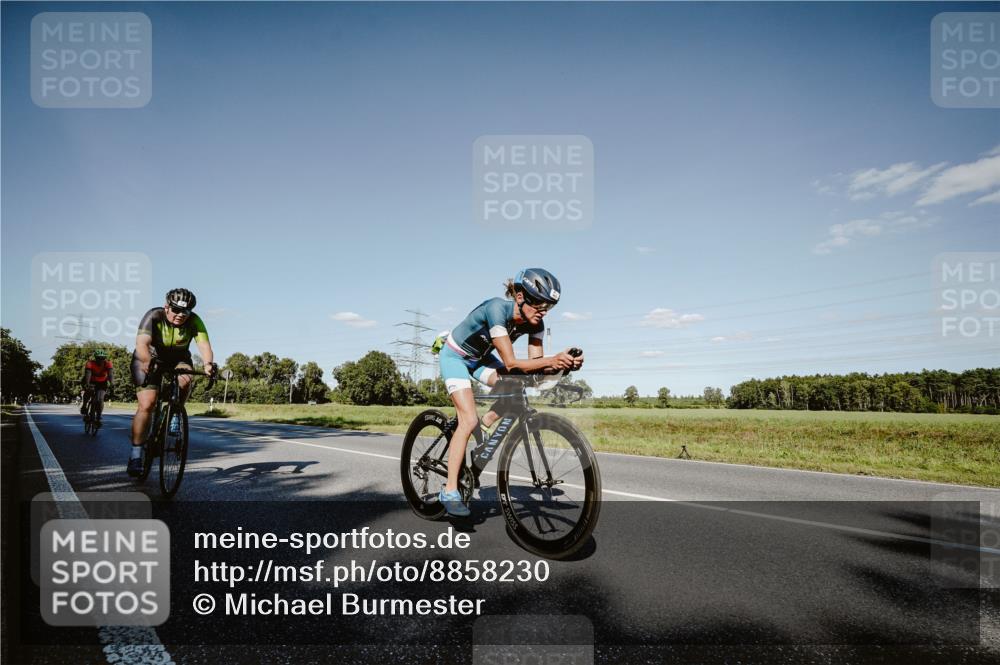 07.09.2025 - 19. Norderstedt Triathlon Michael Burmester http://msf.ph/oto/8858230 07.09.2025 15:37:59 Radfahren 390, 443, 454, 893, 1510 meine-sportfotos.de