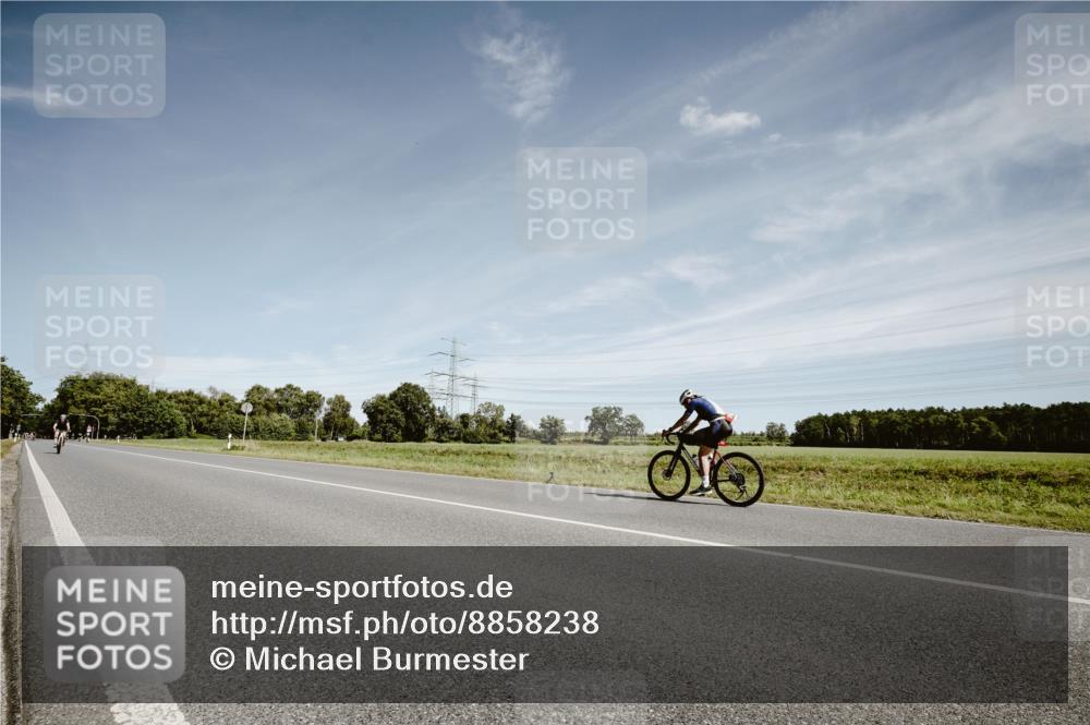 07.09.2025 - 19. Norderstedt Triathlon Michael Burmester http://msf.ph/oto/8858238 07.09.2025 12:30:55 Radfahren 721 meine-sportfotos.de