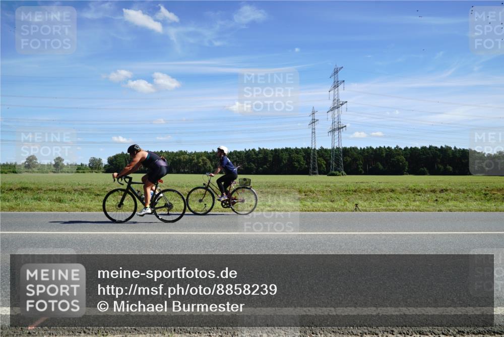 07.09.2025 - 19. Norderstedt Triathlon Michael Burmester http://msf.ph/oto/8858239 07.09.2025 13:07:58 Radfahren  meine-sportfotos.de