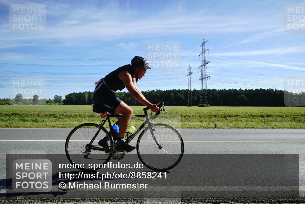 07.09.2025 - 19. Norderstedt Triathlon Michael Burmester http://msf.ph/oto/8858241 07.09.2025 11:28:01 Radfahren 296, 1279 meine-sportfotos.de