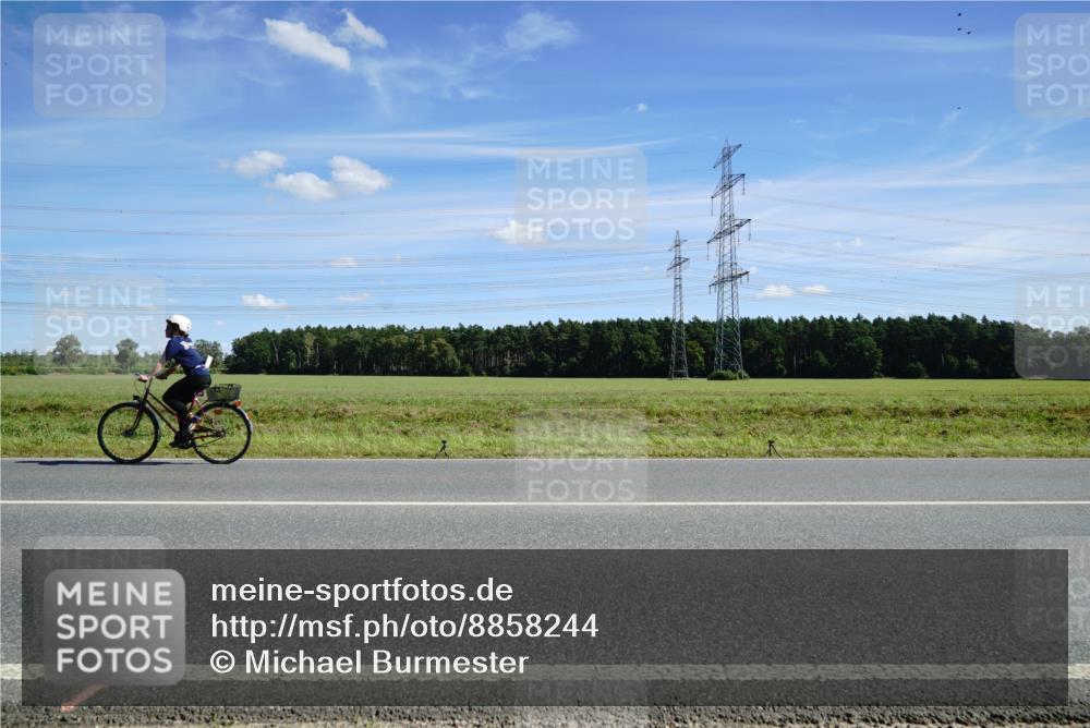 07.09.2025 - 19. Norderstedt Triathlon Michael Burmester http://msf.ph/oto/8858244 07.09.2025 13:07:58 Radfahren  meine-sportfotos.de