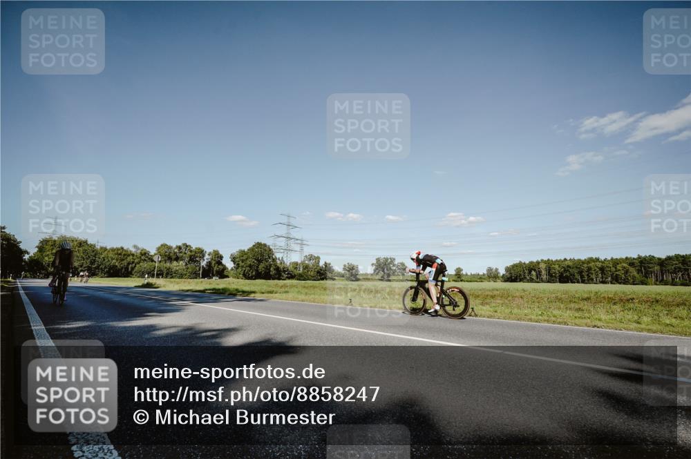 07.09.2025 - 19. Norderstedt Triathlon Michael Burmester http://msf.ph/oto/8858247 07.09.2025 15:38:08 Radfahren 940 meine-sportfotos.de