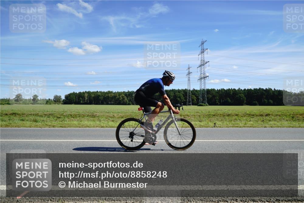 07.09.2025 - 19. Norderstedt Triathlon Michael Burmester http://msf.ph/oto/8858248 07.09.2025 13:08:33 Radfahren 222, 842 meine-sportfotos.de