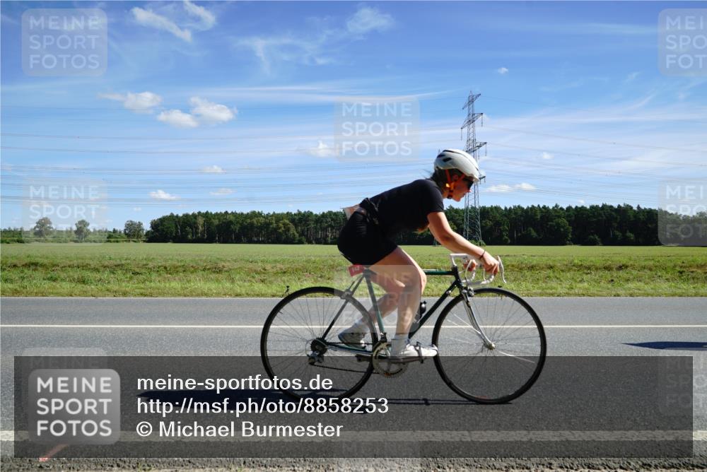 07.09.2025 - 19. Norderstedt Triathlon Michael Burmester http://msf.ph/oto/8858253 07.09.2025 13:08:34 Radfahren 222, 342, 842 meine-sportfotos.de