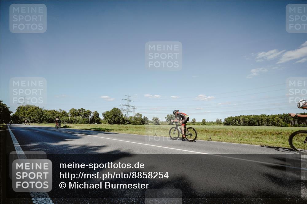 07.09.2025 - 19. Norderstedt Triathlon Michael Burmester http://msf.ph/oto/8858254 07.09.2025 15:38:11 Radfahren 940 meine-sportfotos.de