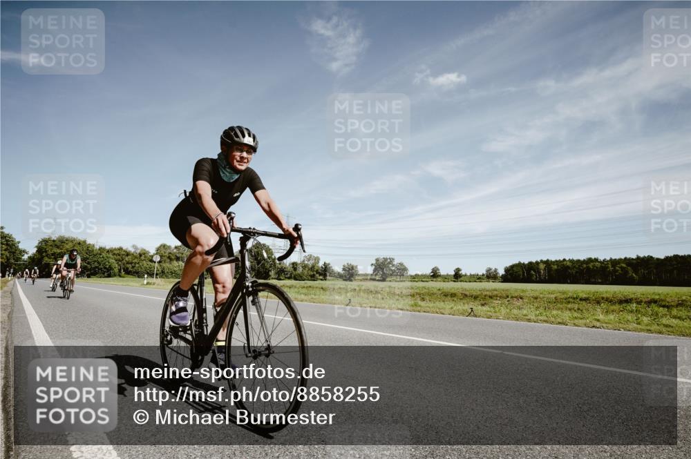 07.09.2025 - 19. Norderstedt Triathlon Michael Burmester http://msf.ph/oto/8858255 07.09.2025 12:31:10 Radfahren 183, 305, 1374 meine-sportfotos.de