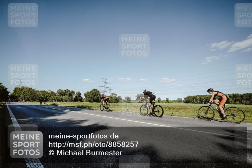 07.09.2025 - 19. Norderstedt Triathlon Michael Burmester http://msf.ph/oto/8858257 07.09.2025 15:38:12 Radfahren 940 meine-sportfotos.de