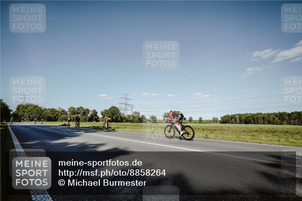 07.09.2025 - 19. Norderstedt Triathlon Michael Burmester http://msf.ph/oto/8858264 07.09.2025 15:38:13 Radfahren  meine-sportfotos.de