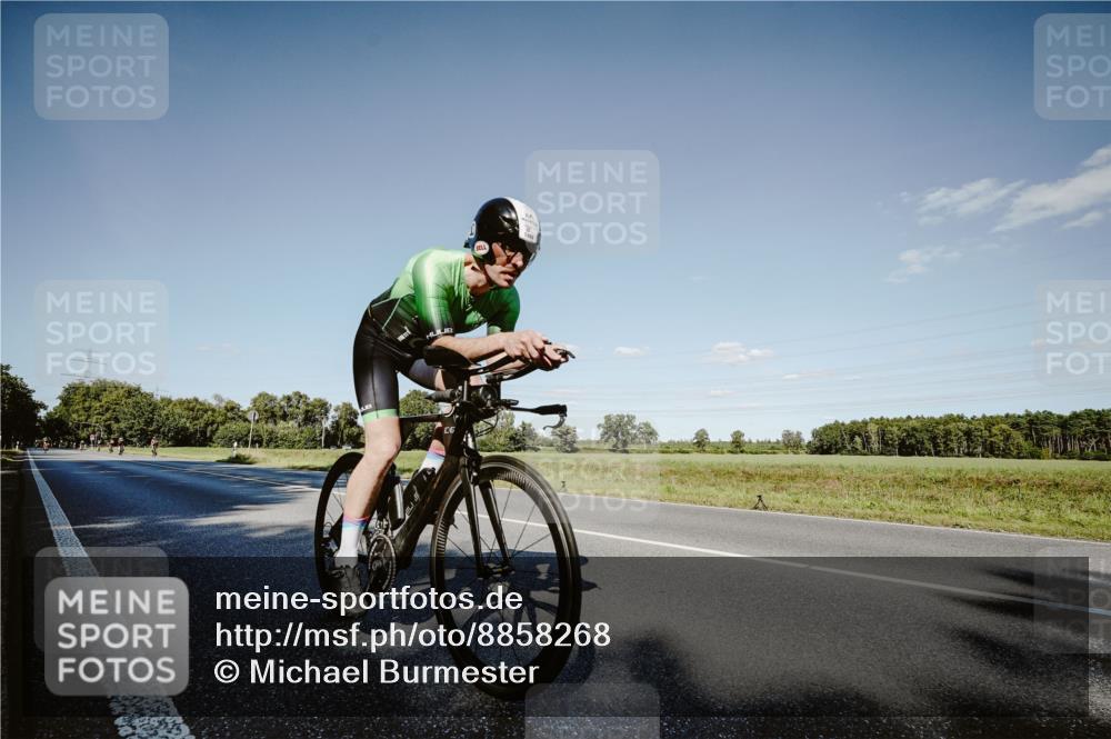 07.09.2025 - 19. Norderstedt Triathlon Michael Burmester http://msf.ph/oto/8858268 07.09.2025 15:38:18 Radfahren 1488 meine-sportfotos.de