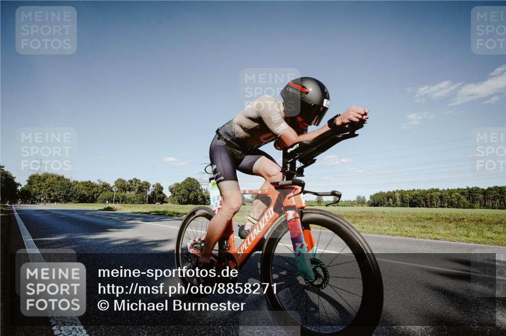 07.09.2025 - 19. Norderstedt Triathlon Michael Burmester http://msf.ph/oto/8858271 07.09.2025 15:38:23 Radfahren 514 meine-sportfotos.de