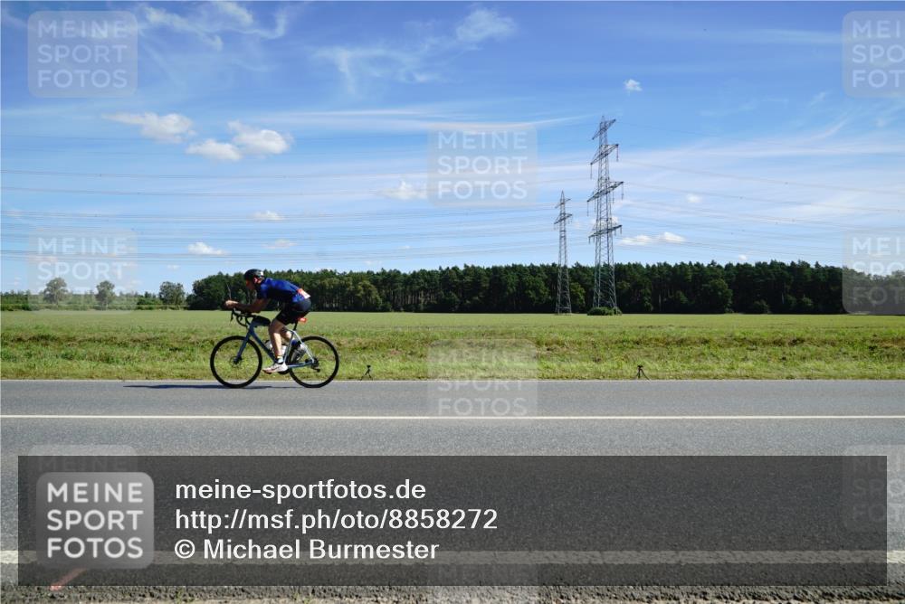 07.09.2025 - 19. Norderstedt Triathlon Michael Burmester http://msf.ph/oto/8858272 07.09.2025 13:08:51 Radfahren 193, 337, 1326 meine-sportfotos.de